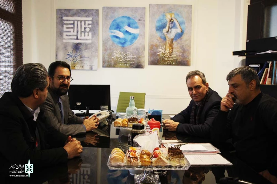 بازدید معاون هنری وزارت ارشاد از دبیرخانه تئاتر فجر