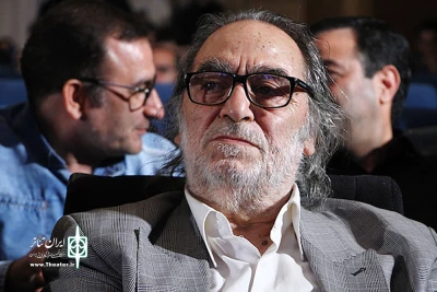 تاریخ شفاهی تئاتر درگفتگوی ایران تئاتر با هوشنگ توکلی  (قسمت پایانی)

گروتفسکی اعتراف کرده بود که تجربیاتش غلط بوده است