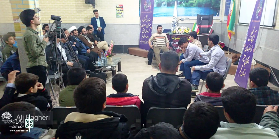 از هنرمندان انقلابی تئاتر مسجد در قم تجلیل شد 4