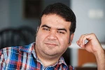 امیررضا کوهستانی و تماشاگرانش با یکدیگر گفت‌و‌گو می‌کنند 2