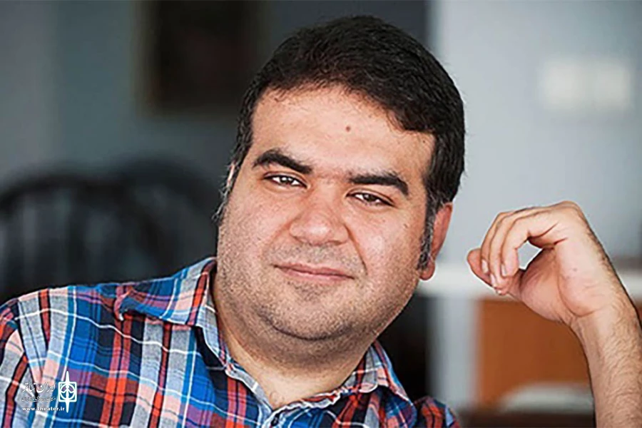 امیررضا کوهستانی و تماشاگرانش با یکدیگر گفت‌و‌گو می‌کنند 2
