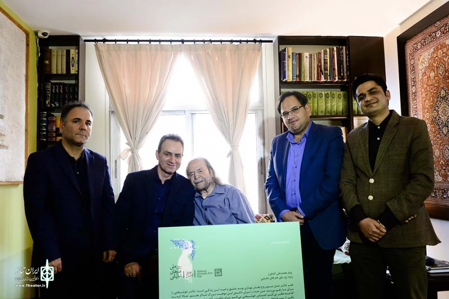 رونمایی از پوستر روز ملی تئاتر