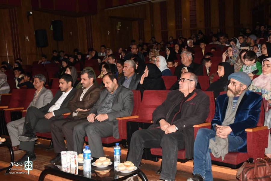 حجت الاسلام دکتر حسینی امام جمعه ساوه : هنر تئاتر روحیه نشاط وامید را در جامعه ایجاد می کند 4