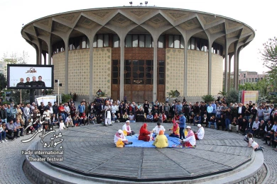 تئاتر خیابانی در محوطه تئاتر شهر