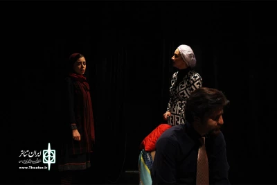 نگاهی به «مثل خاراندن یک زخم» به کارگردانی فرانک فروتن

پیچیدگی‌های تاریخی یک خانواده