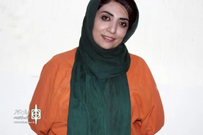 گفت‌وگو با فرانک فروتن نویسنده و کارگردان نمایش «مثل خاراندن یک زخم»

زمان گذشته مولفه‌ای است که انسان دائم آن را مرور می‌کند