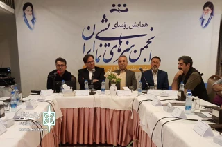 حمید نیلی در همایش روسای دفاتر انجمن هنرهای نمایشی ایران عنوان کرد

انجمن هنرهای نمایشی استان‌ها باید روحیه مطالبه‌گری داشته باشند