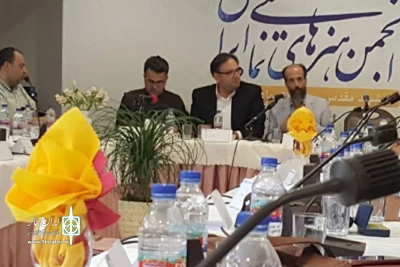 محمدرضا الوند در همایش روسای دفاتر انجمن هنرهای نمایشی ایران در مشهد عنوان کرد

هنرمندان شهرستان‌ها می‌توانند خوراک جریان تئاتر مرکز را تهیه کنند