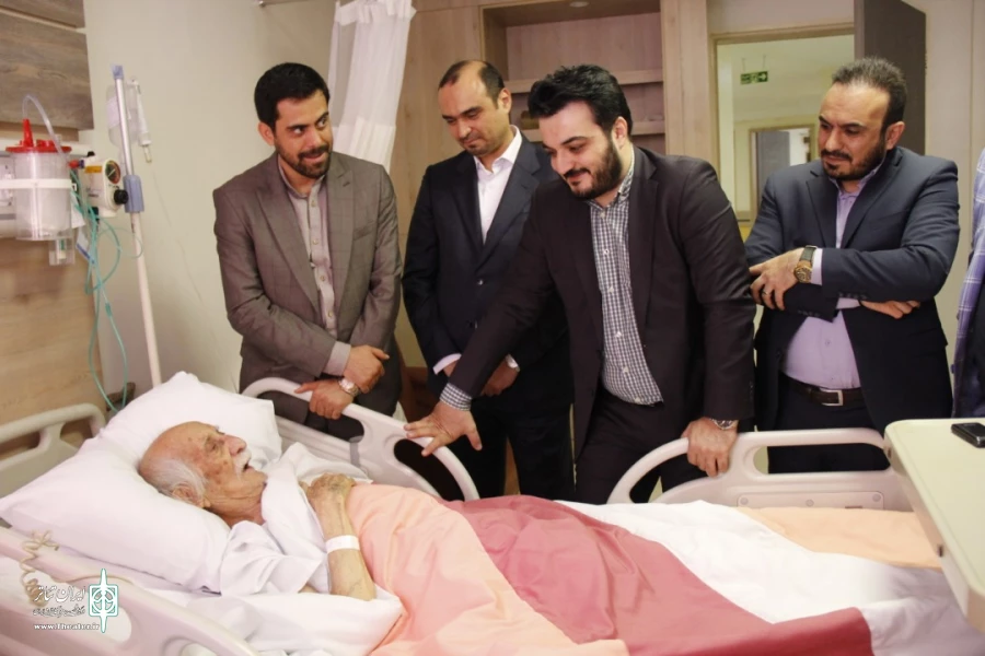 عیادت مدیرعامل صندوق اعتباری هنر از داریوش اسدزاده 2