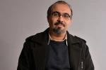 دوست داشتم  خاطره بازی های رسول نجفیان در چهار دهه فعالیت مستمرش را در عرصه ادبیات ، ترانه سرایی و بازیگری در سینما، تئاتر و تلویزیون  را با مخاطب به اشتراک بگذارم

نمایش آدمها، قصه ها ، آوازها در حکم بزرگداشت  رسول نجفیان است 2