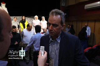 شهرام کرمی پس از تماشای «زنان بیشه‌گل» بیان کرد:

حضور گروه‌های نمایشی فعال در 400 شهر
