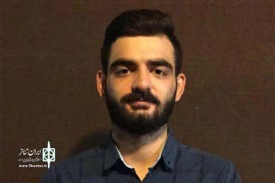 گفت‌وگوی ایران تئاتر با امیرمحمد مهاجری کارگردان نمایش «اولد سیبروک»

انسان بر اساس شرایط زمان خود خاکستری می‌شود