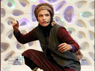 بانوی نقال یزدی حاضر در  جشنواره آیینی و سنتی:

بانوان نقال شهرستانی نیازمند حمایت هستند