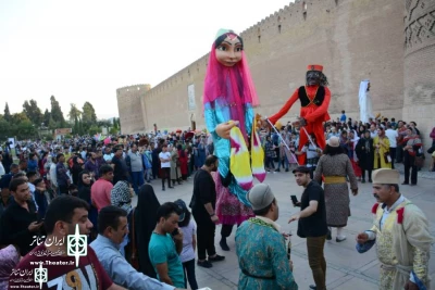 در میان استقبال پرشور مردم هنردوست

آیین افتتاحیه نخستین جشنواره ملی تئاتر شهروند شیراز برگزار شد