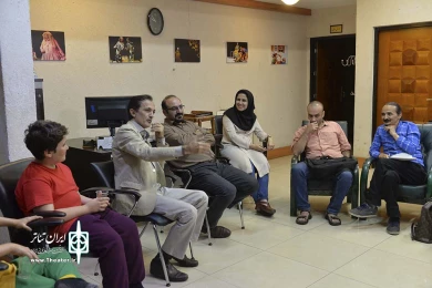 جلسه نقد وبررسی نمایش منِ عجیب