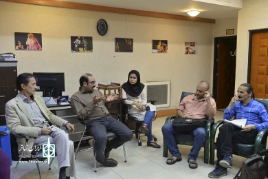 جلسه نقد وبررسی نمایش منِ عجیب