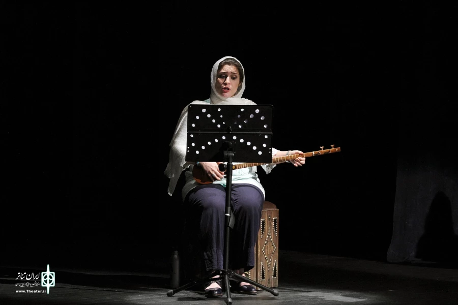 نمایشنامه‌خوانی تاجماه