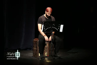 نمایشنامه خوانی سگی در خرمن جا