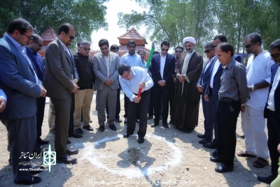 در سومین روز از هفته دولت

کلنگ زنی پلاتو نمایش و نگارخانه پارسیان توسط استاندار هرمزگان