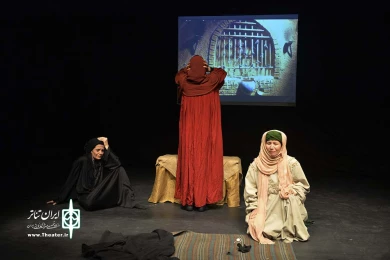 آنکس که نیامده می داند
