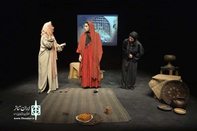 آنکس که نیامده می داند