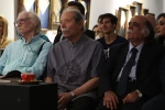 طنزآوران جهان نمایش داریوش مودبیان رونمایی شد 7