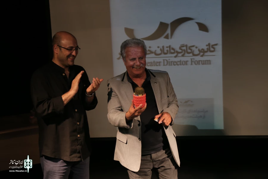 تاجبخش فنائیان به کانون کارگردانان خانه تئاتر پیوست 2