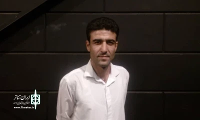 گفت‌وگوی ایران تئاتر با سعید زارعی نویسنده و کارگردان نمایش «فرو نشست»

زیست شخصی هر انسان ملاک یک ارتباط در جهان اکنون است