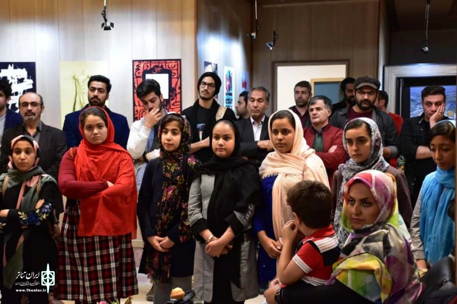 آئین گشایش نمایشگاه " گزیده ای از پوسترهای تئاتر ایران " در قم برگزارشد. 2