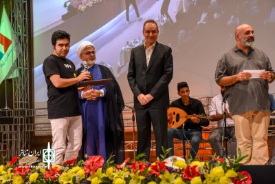 کاروان جشنواره ملی تئاتر فتح خرمشهر به ایستگاه پایانی رسید

یاسوجی‌ها 9 جایزه از خرمشهر به خانه بردند