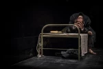 «جایی در میان خوک‌ها» تا سوم آذر به صحنه می‌رود 4