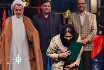 با اعلام برگزیدگان سی و یکمین جشنواره تئاتر استانی اصفهان

«سبوط »  و  «کلاغ‌ها» به جشنواره  فجر معرفی شدند