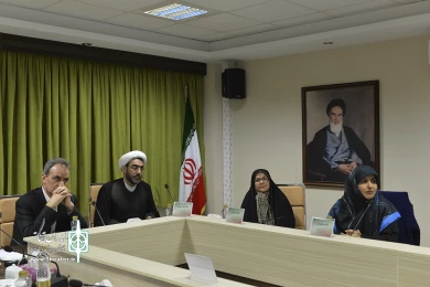 نشست کمیسیون فرهنگی مجلس با هنرمندان حوزه تئاتر