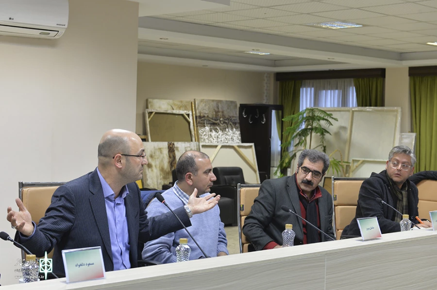 نشست کمیسیون فرهنگی مجلس با هنرمندان حوزه تئاتر