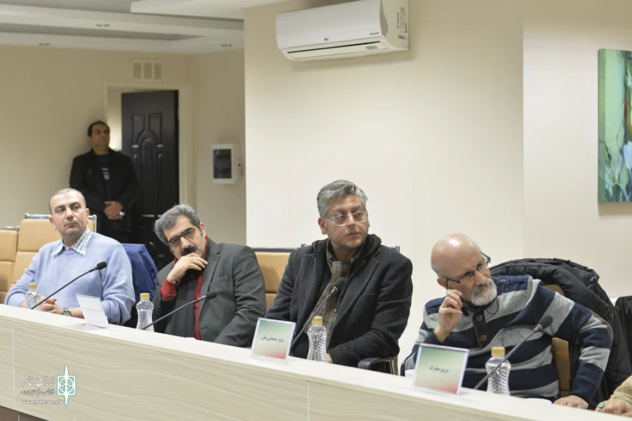 نشست کمیسیون فرهنگی مجلس با هنرمندان حوزه تئاتر