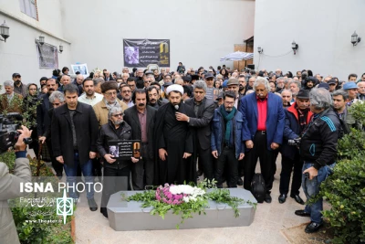 خسرو سینایی در مراسم تشییع گفت:

نصرت کریمی می‌دانست هنر بهترین راه برای زندگی است
