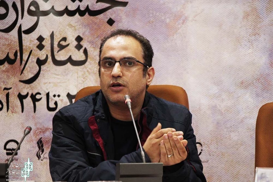 موسیقی تئاتر باید حس شود نه آنکه شنیده شود . 2