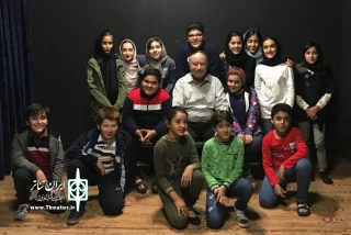 در مرکز تئاتر توانش

جواد انصافی «مبارک و تبارک» را به صحنه می‌برد