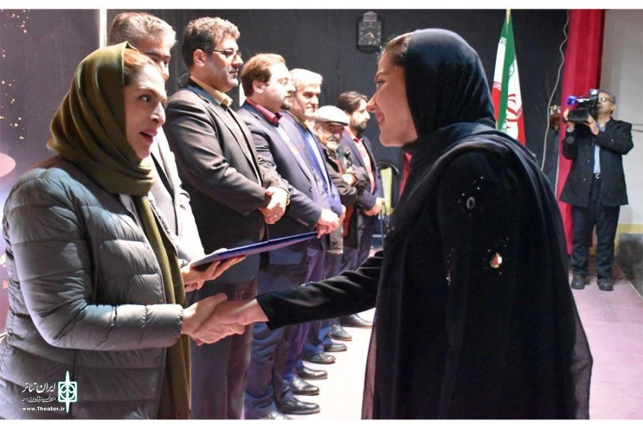 هشتمین جشنواره منطقه ای اتودهای نمایشی ازنا برگزیدگان  خود را شناخت 2