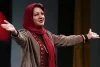در نمایش تنها خرچنگ خانگی لای ملافه‌ها خانه می‌کند اتللو نقش یک زن مجنون را بازی کرده ام 2