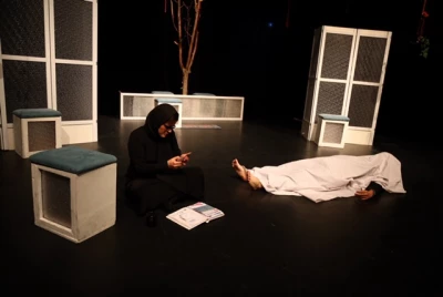 نقد نمایش «اسماعیل» به کارگردانی سینا شفیعی حاضر در فجر 38

هراس از آشنایی‌زدایی نمایشی