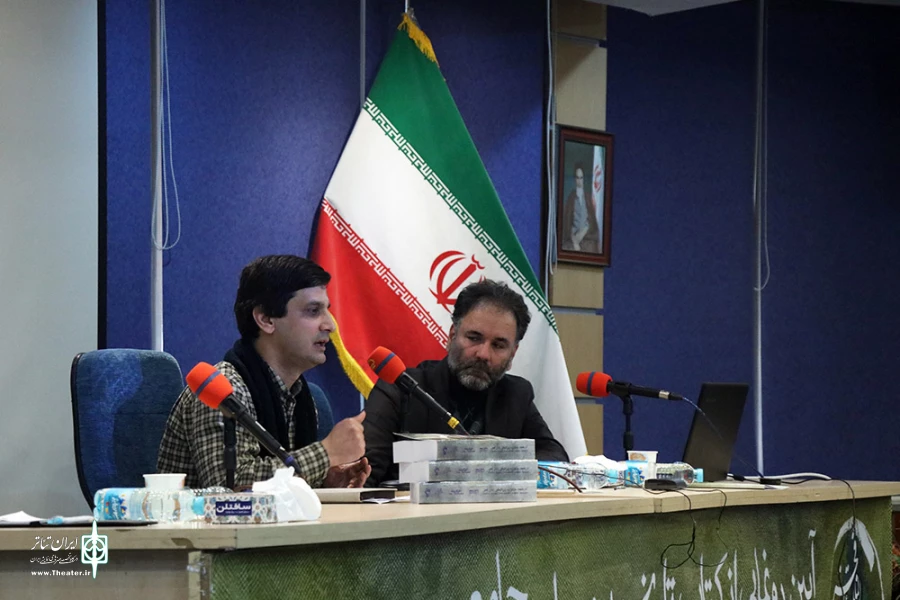 رونمایی از کتاب تاریخچه و فاز اول سایت جامع ۳۷ دوره جشنواره بین‌المللی تئاتر فجر 17