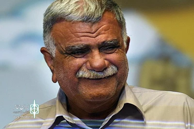 اکبر سلمانی زمانی پیشکسوت تئاتر در حاشیه دومین جشنواره‌نمایش‌های کوتاه تئاتر شهر آبادان:

در میان آتش و خمپاره این هنر تئاتر بود که به ما امید می‌داد