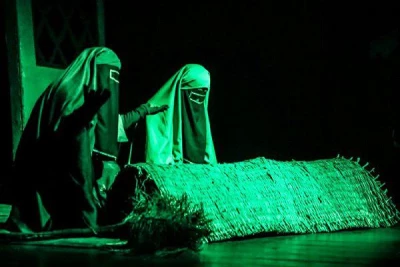 یک یاد آوری به مناسبت روز جهانی زن:

رد پای کمرنگ قهرمانان هویت ساز زن ایرانی در آثار نمایشی