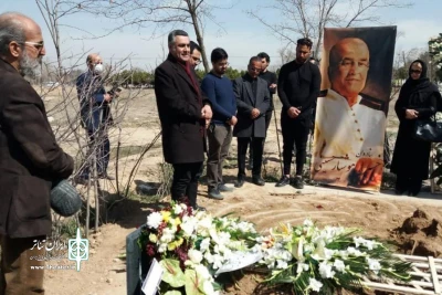 مرگ غریبانه یک پیشکسوت تئاتر

سید خسرو هوشیار حسینی در بهشت رضا (ع) آرام گرفت