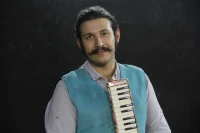 امیرحسین انصافی، هنرمند حاضر در جشنواره نمایش‌های آیینی و سنتی:

مرشدهای مسلط به ساز و آواز در خیمه‌شب‌بازی کم هستند