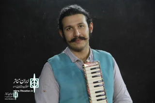 AmirHossein Ensafi To Iran Theater:

The play Qovid 18 owes much to Iran's traditional play