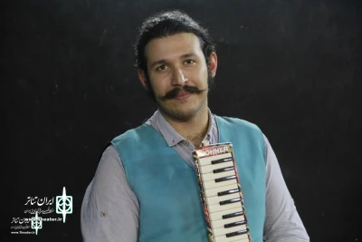 AmirHossein Ensafi To Iran Theater:

The play Qovid 18 owes much to Iran's traditional play