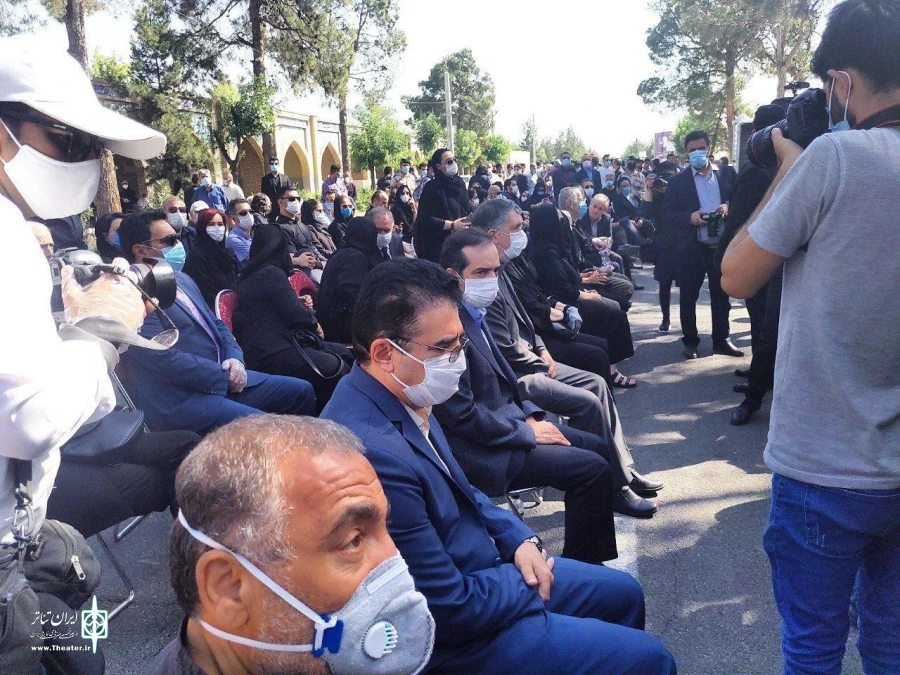 استاد کشاورز هنرمندی نامی و انسانی متعالی بود 2