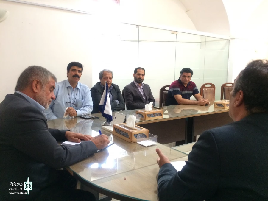 دیدار هنرمندان تئاتر یزد با نماینده مجلس شورای اسلامی 3